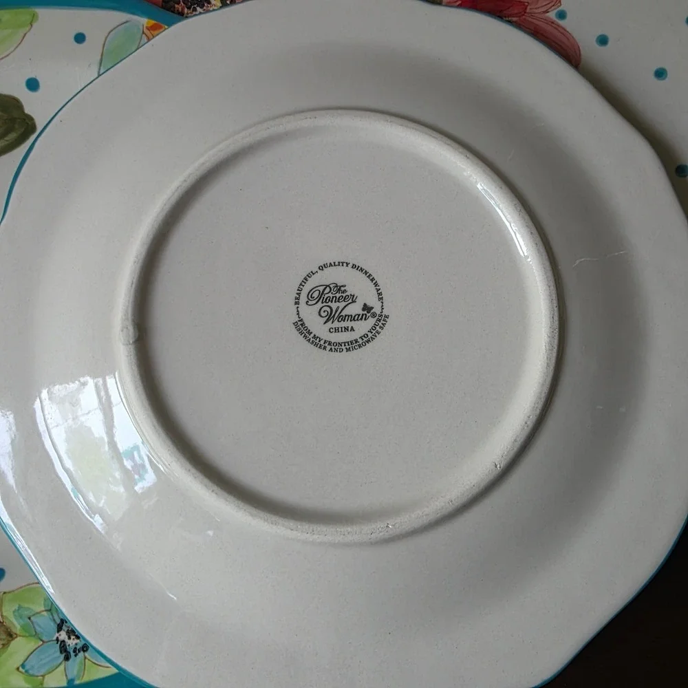 The Pioneer Woman Vintage Bloom Polka Dots Dinner Plates Set 4 Scalloped 10.5in